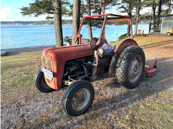 Farm tractor MASSEY FERGUSON