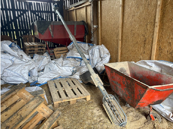 Livestock equipment