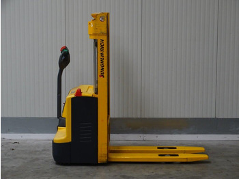 Stacker Jungheinrich EJC110 - NEU BATTERIE: picture 3