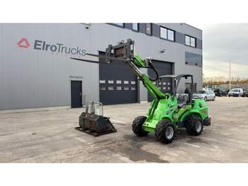 Compact track loader AVANT