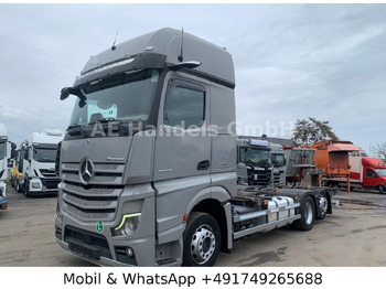 Container transporter/ Swap body truck MERCEDES-BENZ Actros 2545