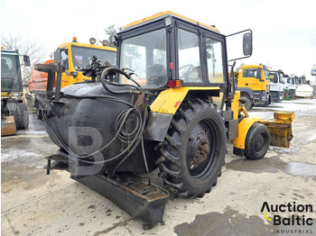 Farm tractor Belarus MTZ 82: picture 3