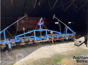 Precision sowing machine