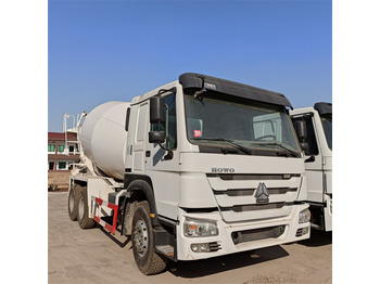 Mixer pump truck SINOTRUK HOWO
