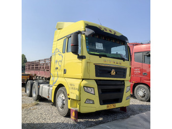 Tractor unit SINOTRUK