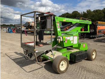 Articulated boom NIFTYLIFT