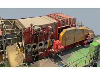 Industrial waste shredder