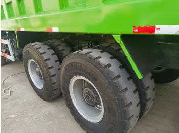 Tipper Shacman F3000 8*4 Dump truck: picture 3