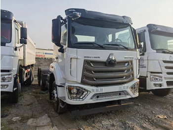 Tractor unit Sinotruk HOWO 6*4 Tractor: picture 3