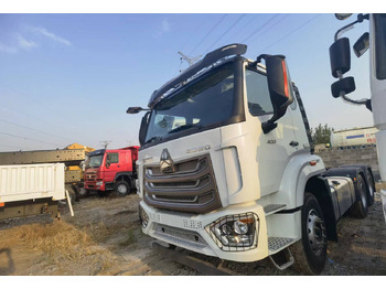Tractor unit Sinotruk HOWO 6*4 Tractor: picture 2