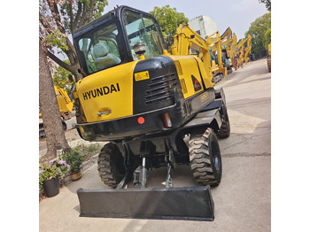 Wheel excavator HYUNDAI