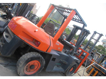 Diesel forklift TCM FD70: picture 1