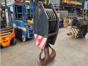 Loader crane LIEBHERR