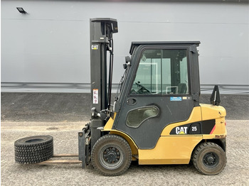 Diesel forklift CATERPILLAR DP
