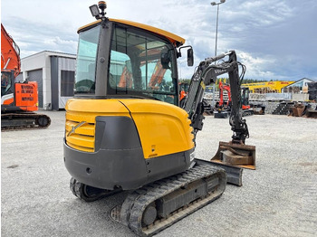 Mini excavator Volvo EC27C PYÖRITTÄJÄLLÄ: picture 4