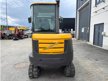 Mini excavator Volvo EC27C PYÖRITTÄJÄLLÄ: picture 3