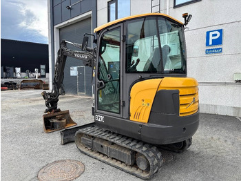 Mini excavator Volvo EC27C PYÖRITTÄJÄLLÄ: picture 2