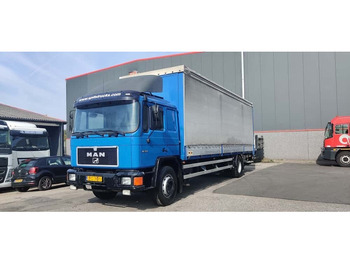 Curtainsider truck MAN 18.272