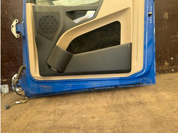 Door and parts for Truck Actros MP4 Beifahrertür Blau, Spiegel, Innenverkleidung LN 41: picture 4 Door and parts for Truck Actros MP4 Beifahrertür Blau, Spiegel, Innenverkleidung LN 41: picture 4