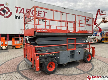 Scissor lift SKYJACK