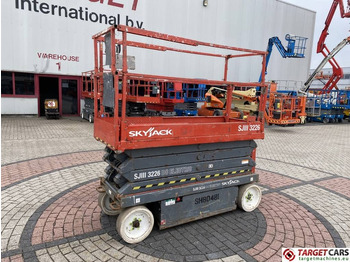 Scissor lift SKYJACK
