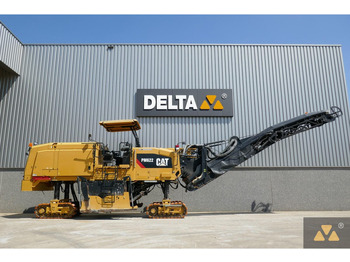 Asphalt machine CATERPILLAR