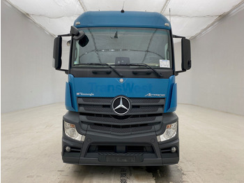 Tractor unit Mercedes-Benz Actros 1940: picture 2