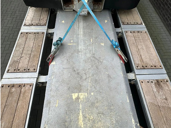 Low loader semi-trailer Goldhofer STHP/XLE 8 (3+5) LOWLOADER: picture 5 Low loader semi-trailer Goldhofer STHP/XLE 8 (3+5) LOWLOADER: picture 5