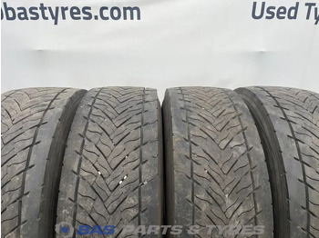 Tire for Truck Goodyear Goodyear 315/70R22.5 KMAX D G2 154/152 M+S 3PMSF gebruikte set: picture 2 Tire for Truck Goodyear Goodyear 315/70R22.5 KMAX D G2 154/152 M+S 3PMSF gebruikte set: picture 2