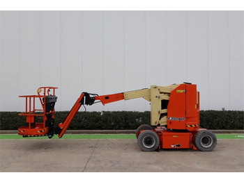 Articulated boom JLG