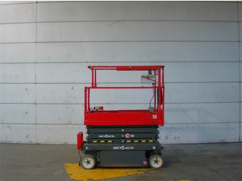 Scissor lift SKYJACK