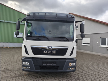 Box truck MAN TGL 12.250 Koffer 4x2 Euro 6 LBW AHK (41): picture 3 Box truck MAN TGL 12.250 Koffer 4x2 Euro 6 LBW AHK (41): picture 3