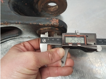 Hydraulics for Farm tractor Massey Ferguson 4255, 4220 4000, 4100 Series Cross Shaft Lift Arm Lhs 3817639m91: picture 5