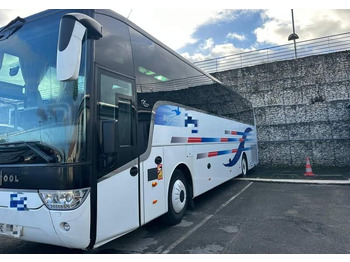 Coach VAN HOOL