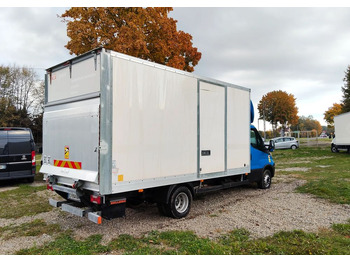 Box truck Iveco Daily 70C18: picture 5