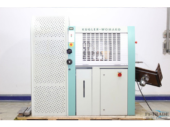 Paper cutting machine