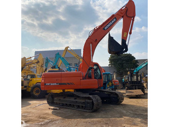 Excavator DOOSAN DH220