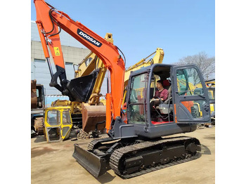 Crawler excavator High Quality Hot Sale Used 6t Mini Excavator Original Korea Doosan Used Excavators Doosan Dx60 With Good Performance: picture 2