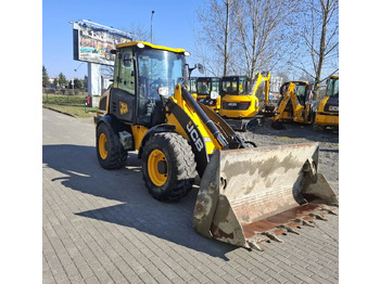 Wheel excavator JCB 409: picture 3