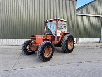 Farm tractor RENAULT