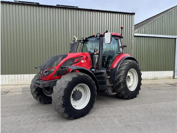 Farm tractor VALTRA T174