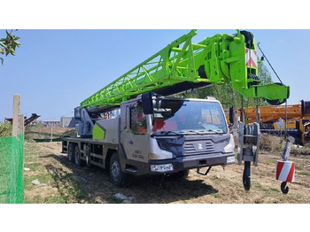 Mobile crane ZOOMLION ZTC300V