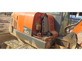 Mini excavator DOOSAN dx60: picture 4