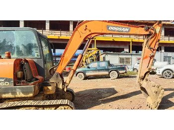 Mini excavator DOOSAN dx60: picture 2