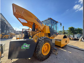 Road roller XCMG XS163J: picture 3