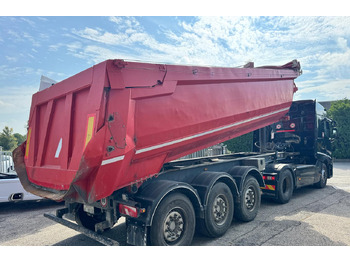 Tipper semi-trailer