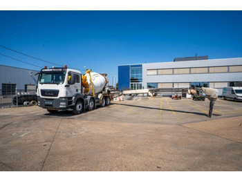 Concrete mixer truck LIEBHERR