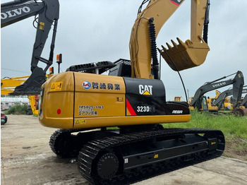 Crawler excavator CATERPILLAR 323D