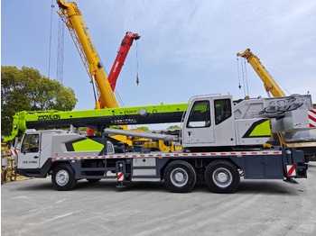 Mobile crane ZOOMLION ZTC251V