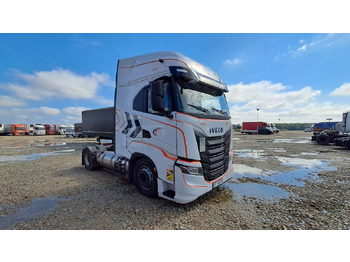 Tractor unit